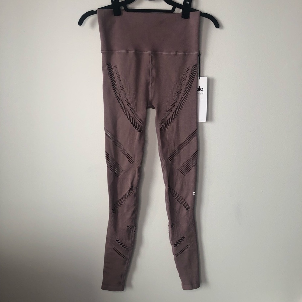 ALO Yoga Radiance Leggings Smoky Quartz Used - Picture 3 of 6